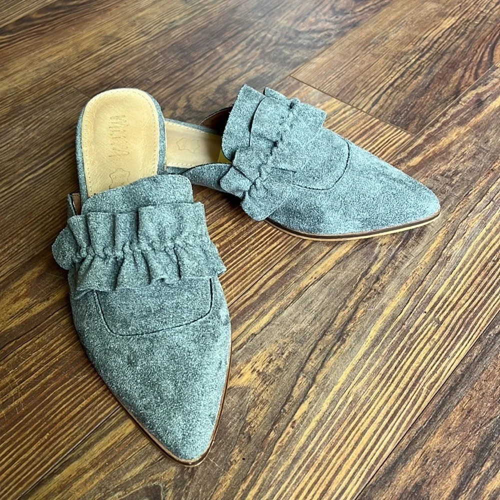 Mi.iM Womens Slip On Mule Gray Pointed Toe Ruffle Trim Low Block Heel sz9 - Picture 2 of 10